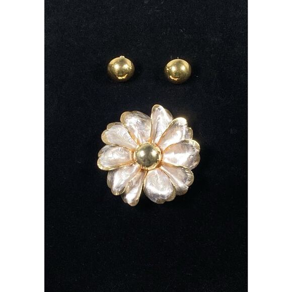 Vintage Textured Silver Gold Tone Flower Brooch With Button Post Earrings - Picture 1 of 15